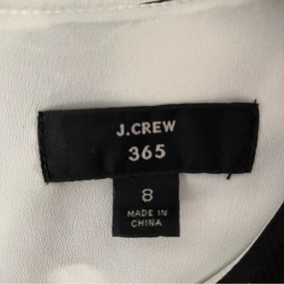 J. Crew 365 Black White Hammered Satin Blouse size 8 short sleeve - Picture 7 of 7